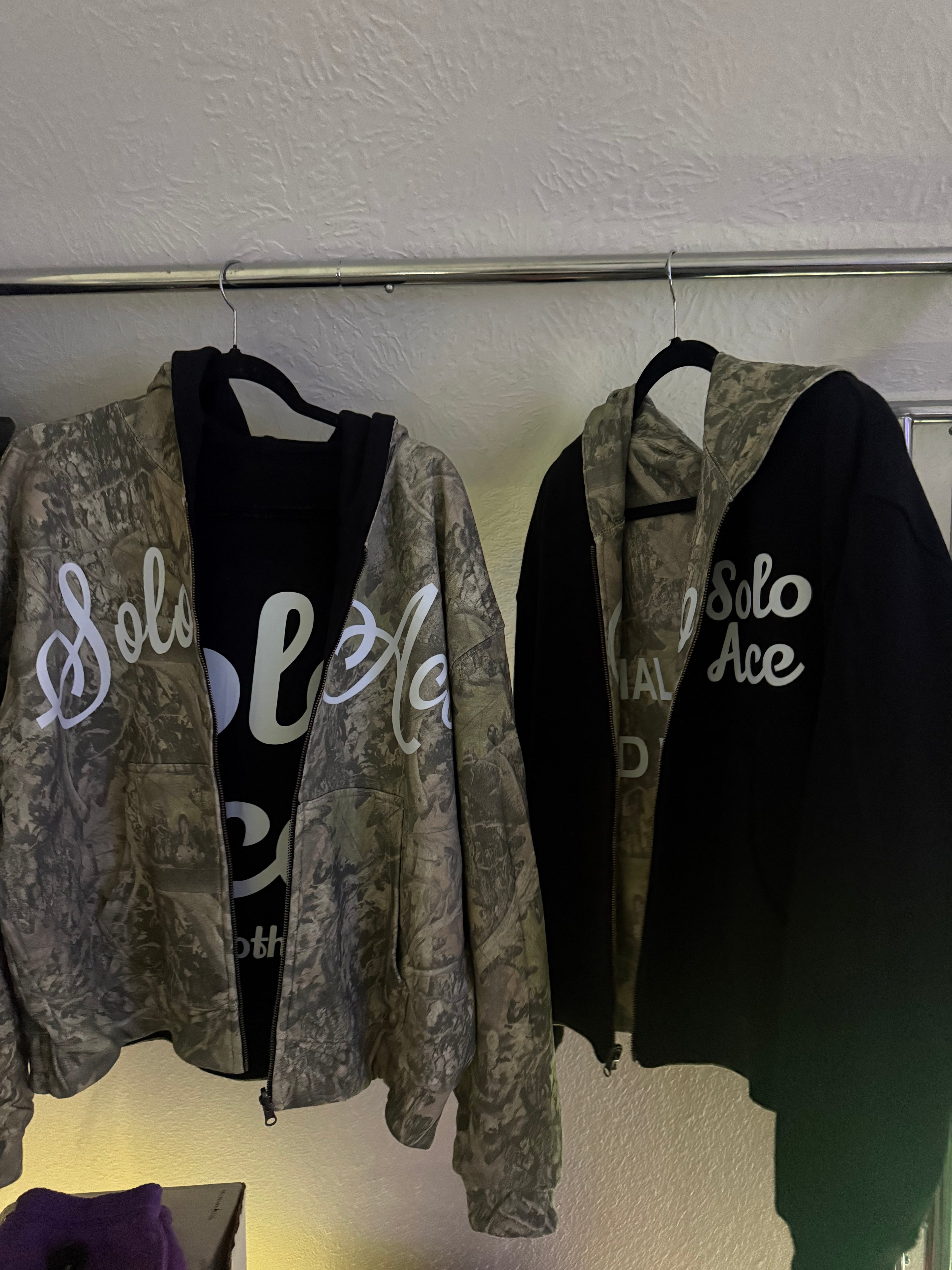 REVERSIBLE CAMO ZIP UP