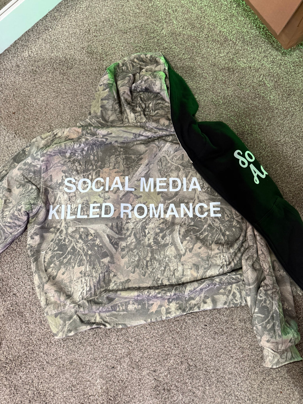 REVERSIBLE CAMO ZIP UP