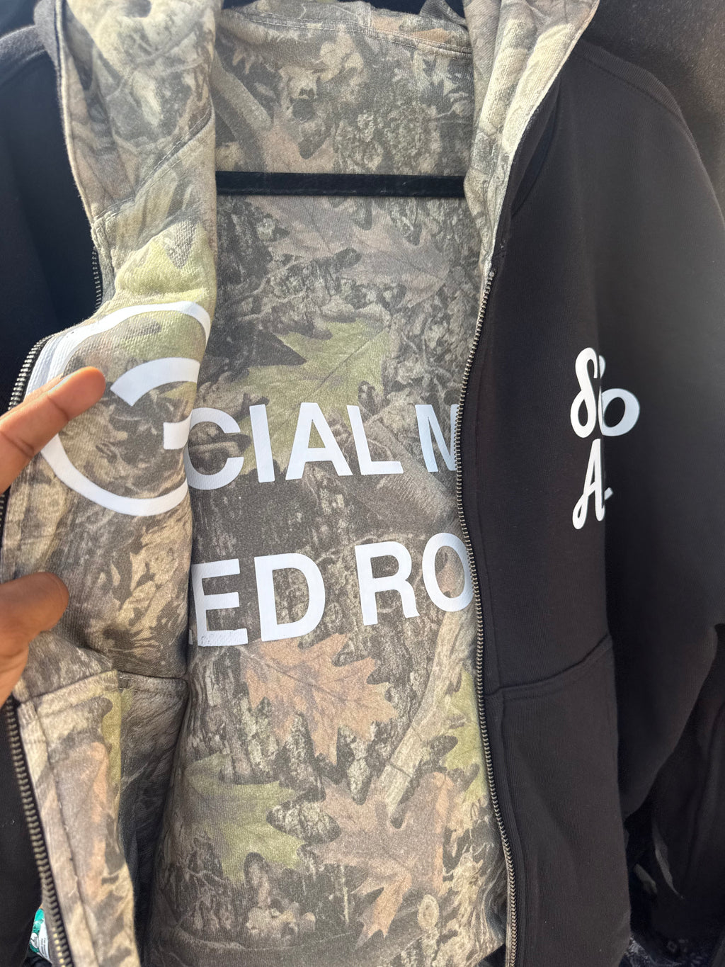 REVERSIBLE CAMO ZIP UP