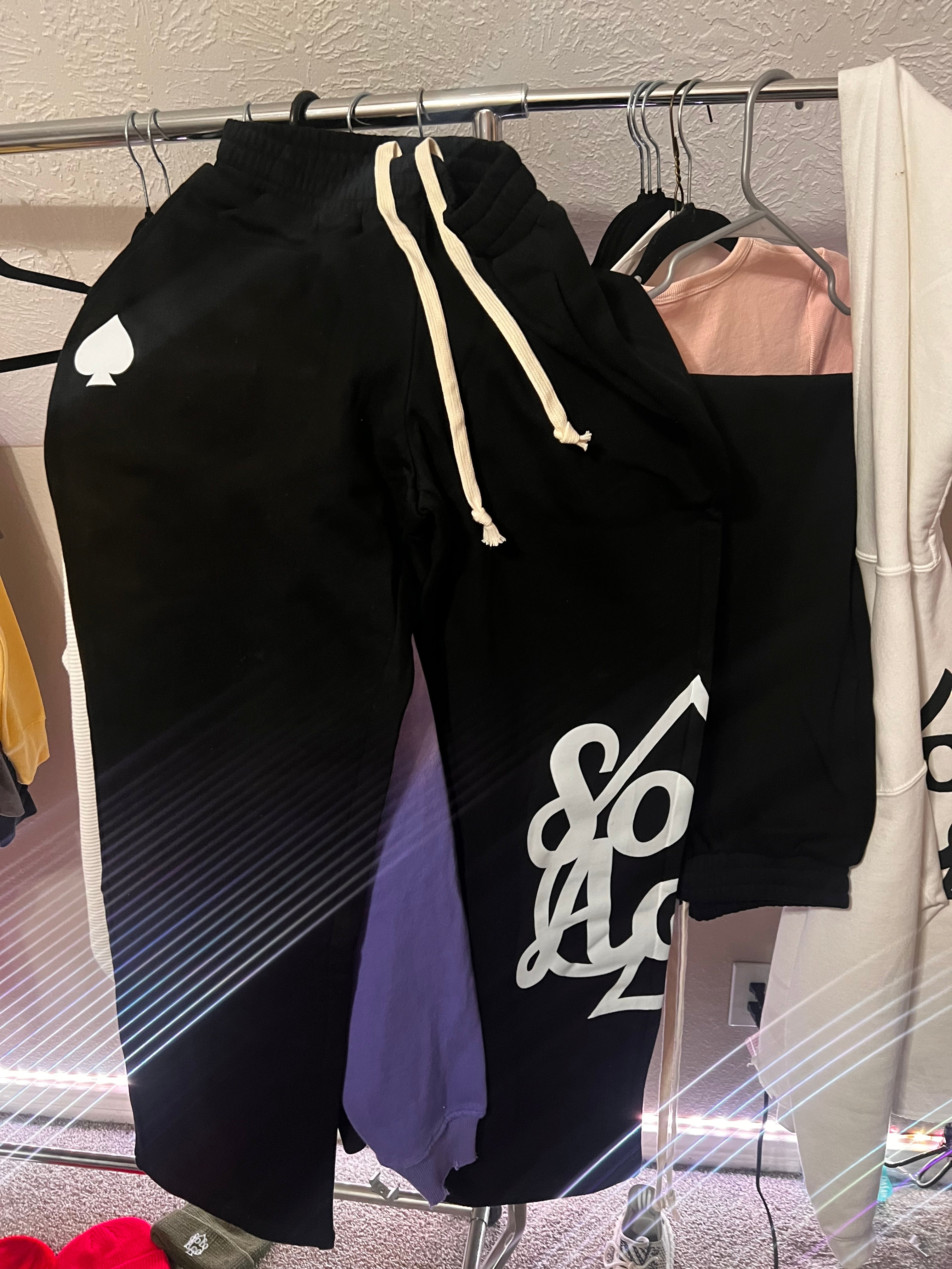 V.3 SWEATPANTS